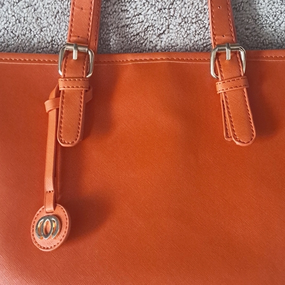 PAYLESS Tote - Picture 2 of 10